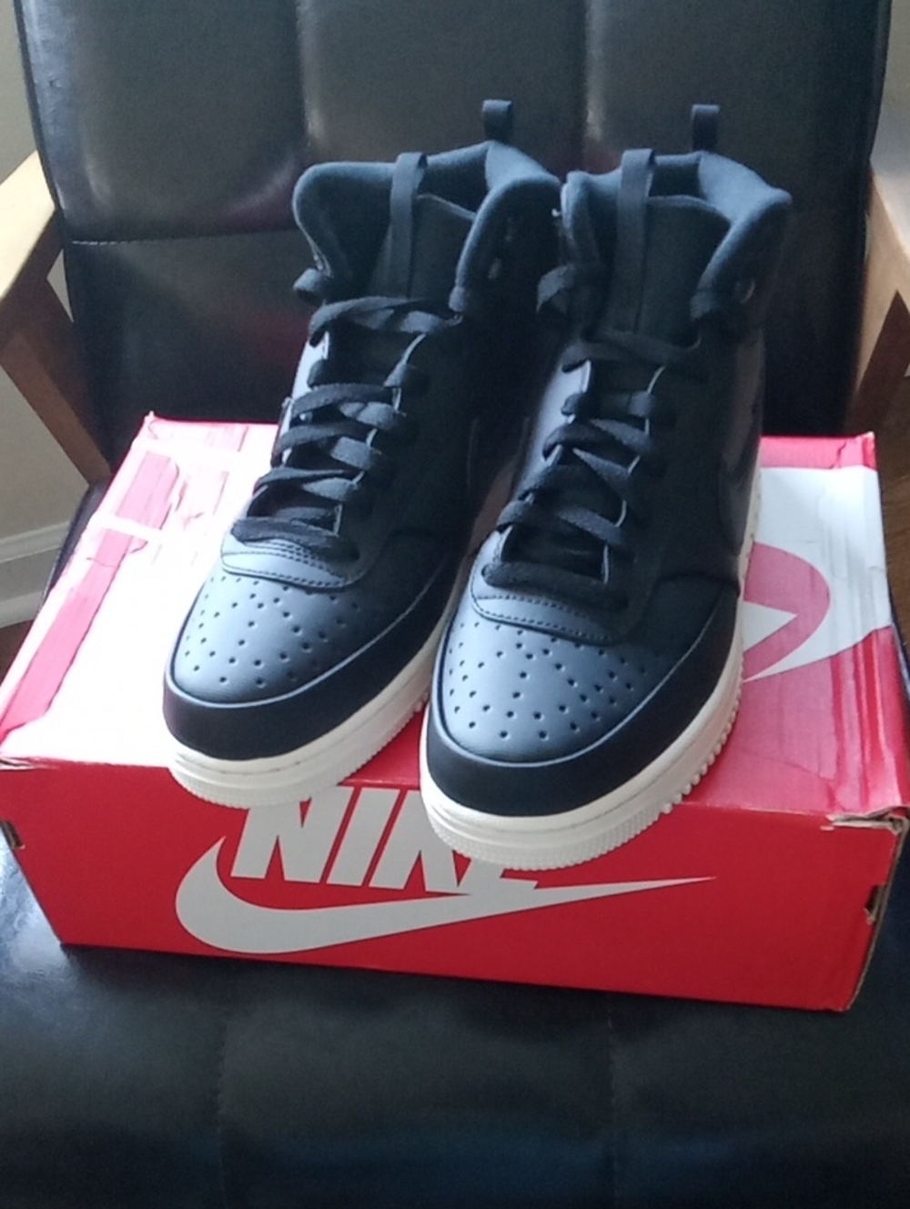 Nike Men's Black Athletic Shoes - NEW
